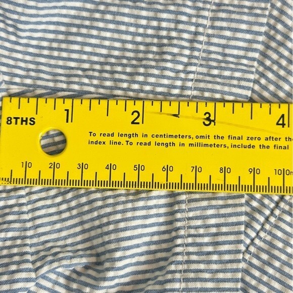 J. Crew Factory 3 inch Seersucker Shorts 4 - Picture 7 of 7